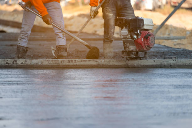 Best Concrete Walkway Installation  in East Hazel Crest, IL